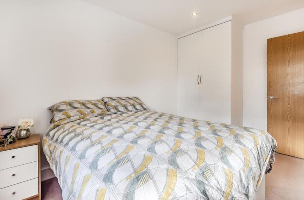 Property photo 3 of 4 1 New Bond Street 3.Png