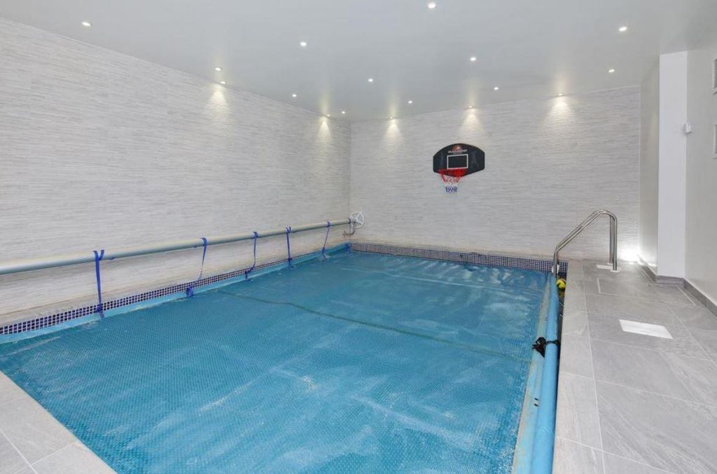 Property photo 2 of 12 Pool.Jpg