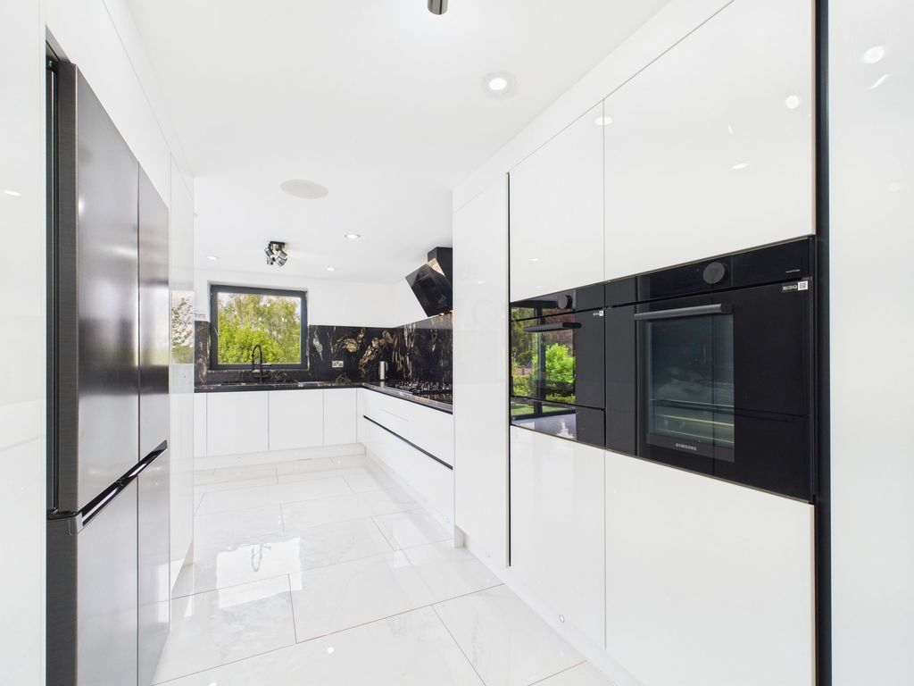 Property photo 2 of 39 Kitchen