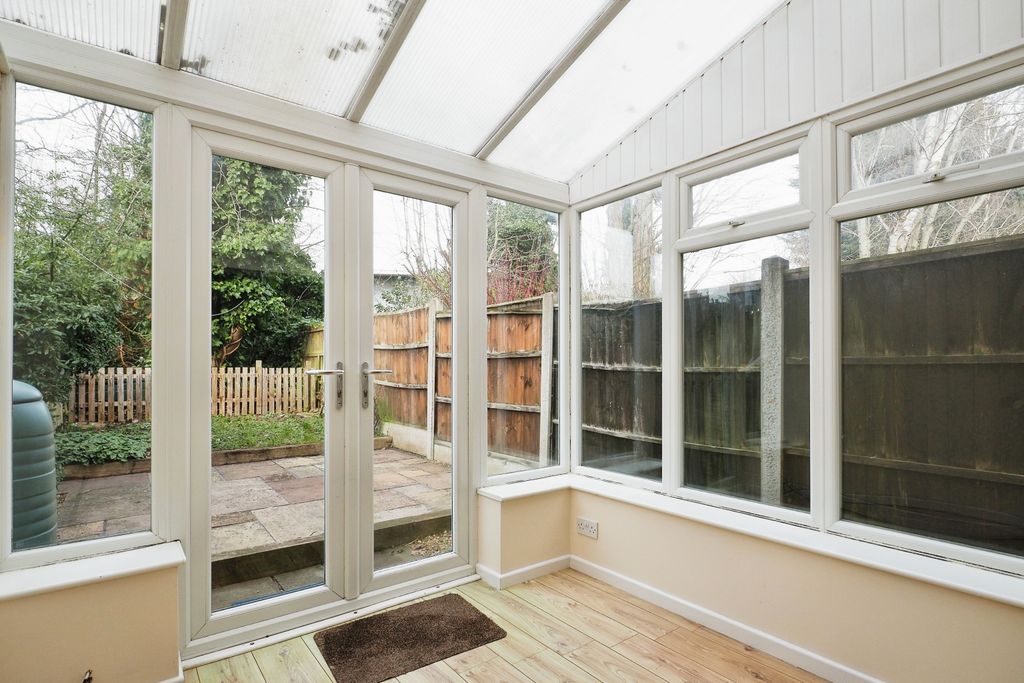 Property photo 3 of 16 Conservatory