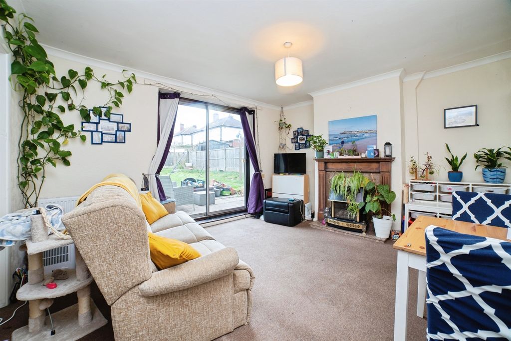 Property photo 3 of 25