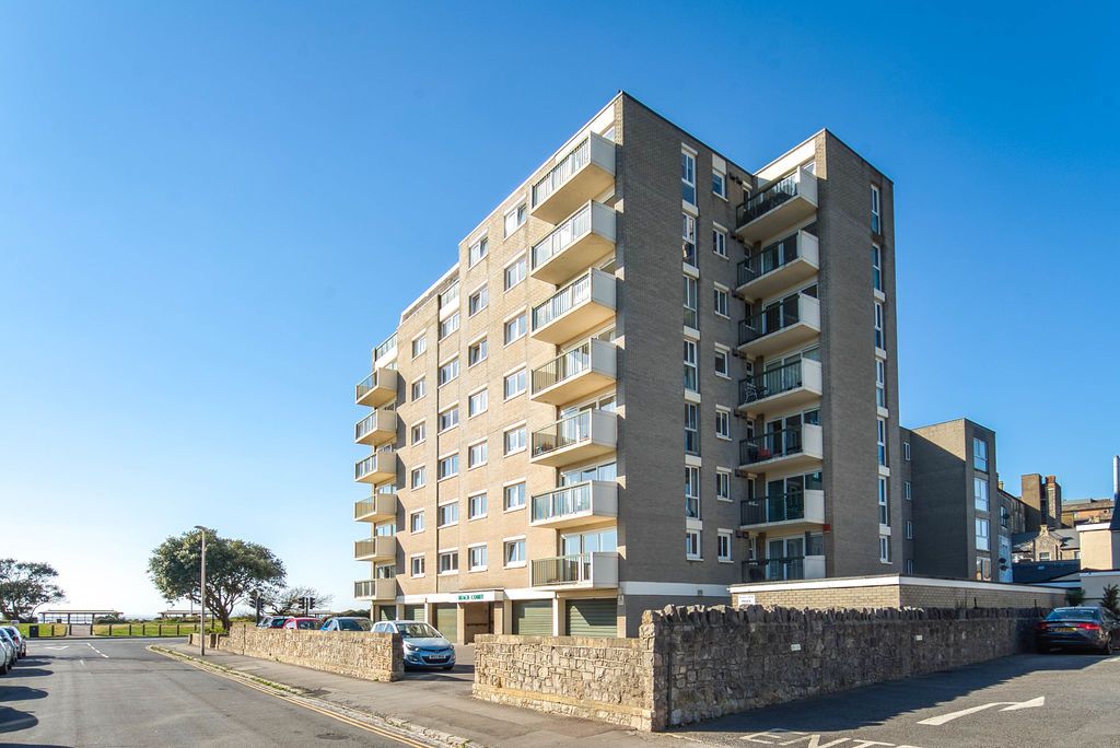 Property photo 1 of 12 Photo 7