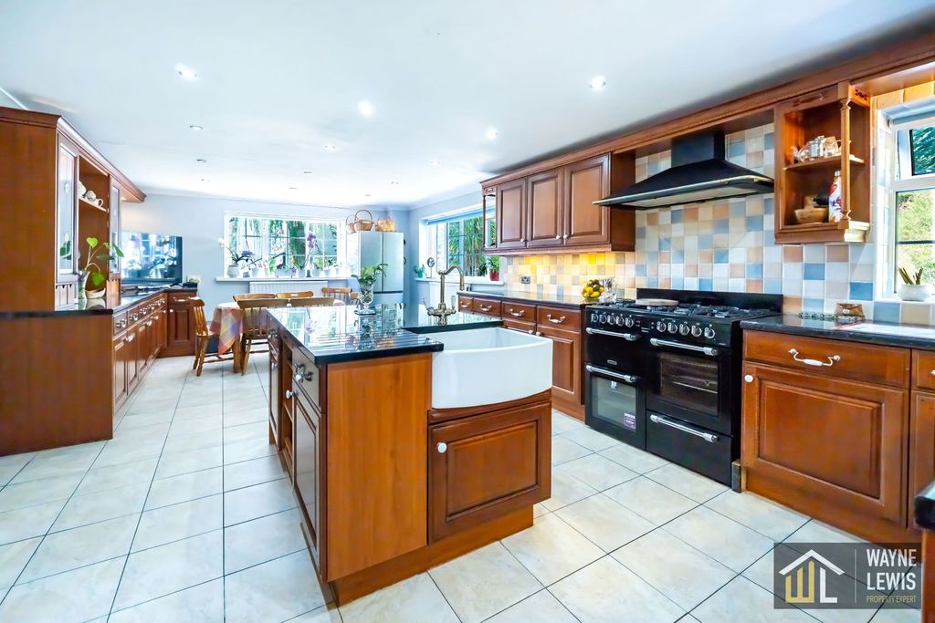 Property photo 2 of 73