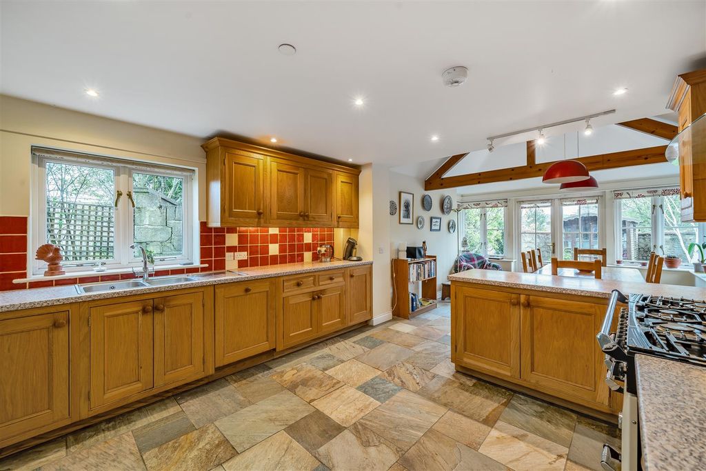 Property photo 3 of 22 Kitchen