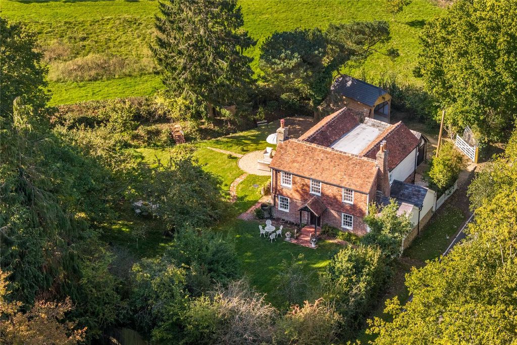Property photo 1 of 34 Little Brook Cottage