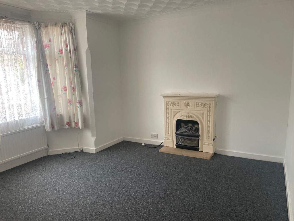 Property photo 2 of 4