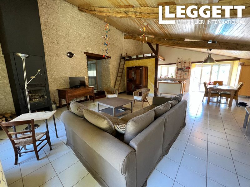 Property photo 2 of 10