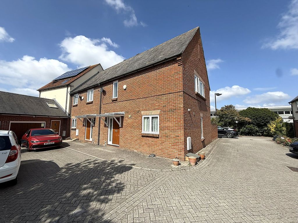 Property photo 1 of 27