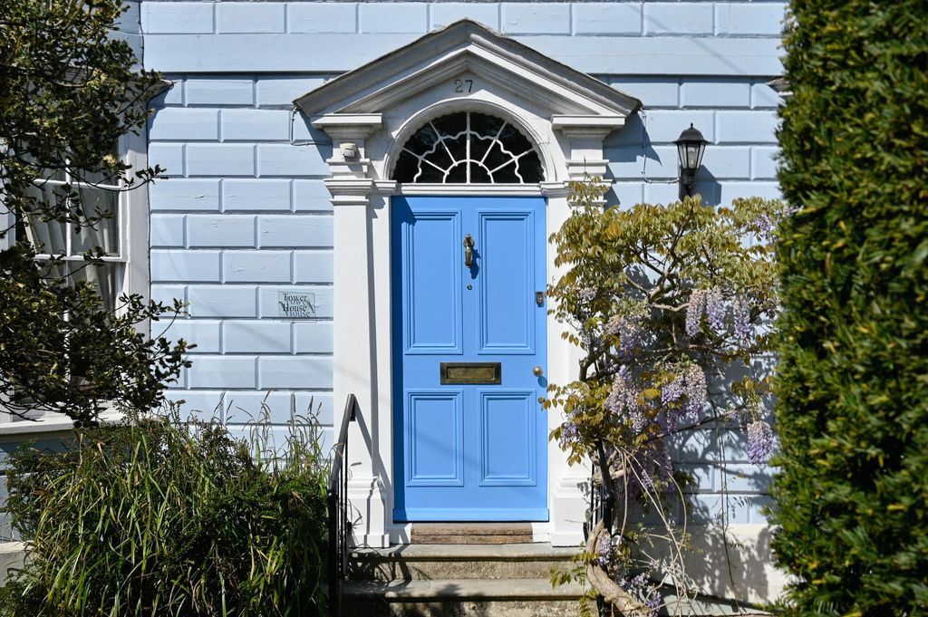 Property photo 2 of 37
