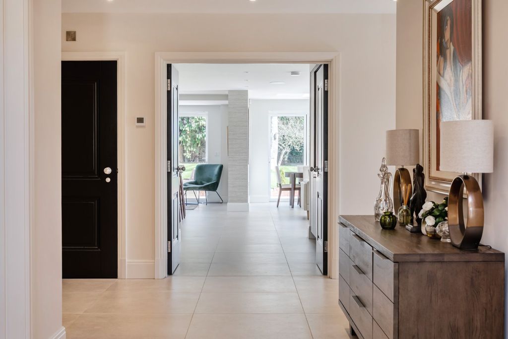 Property photo 2 of 34 Picture No. 12