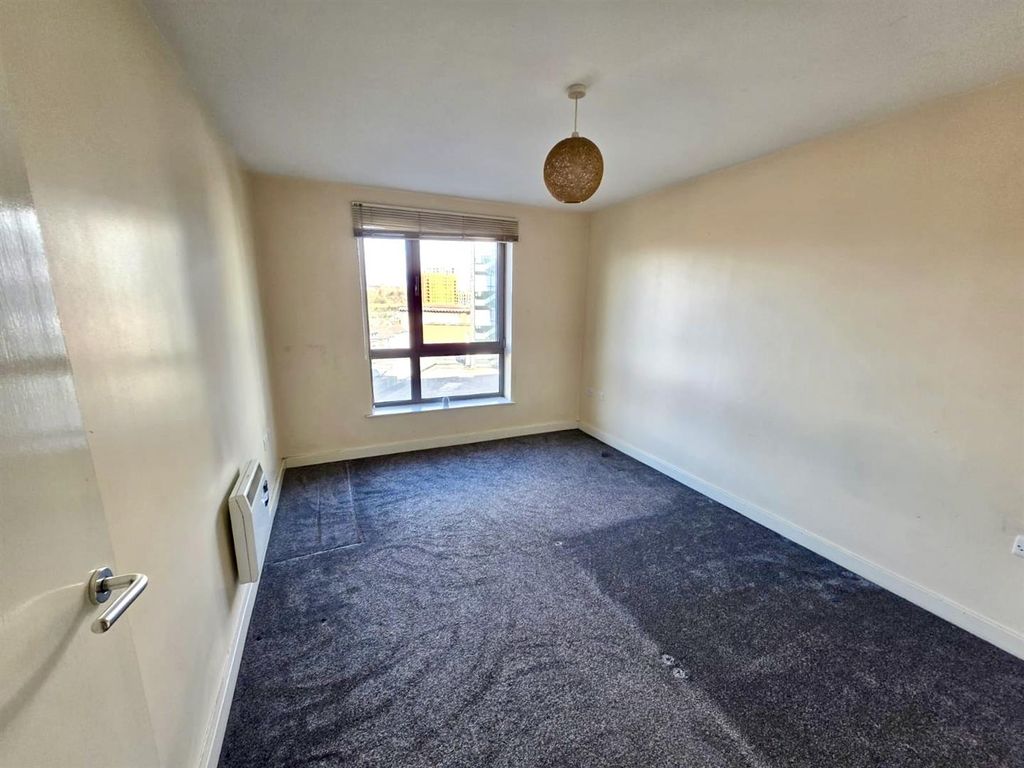 Property photo 3 of 6 82830F6d-2931-4648-8149-B4F9Cbd0ce68.Jpg