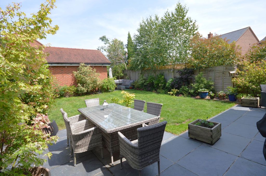 Property photo 2 of 19 Patio And Garden