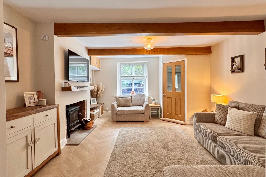 Property photo 2 of 18