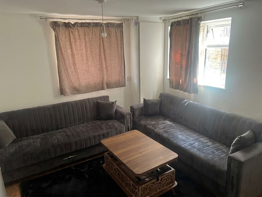 Property photo 1 of 6 1 Bed Flat To Rent Philip Lane, London N15