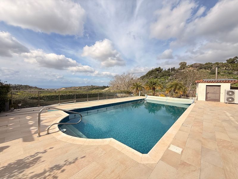 Property photo 3 of 34 Photo 33