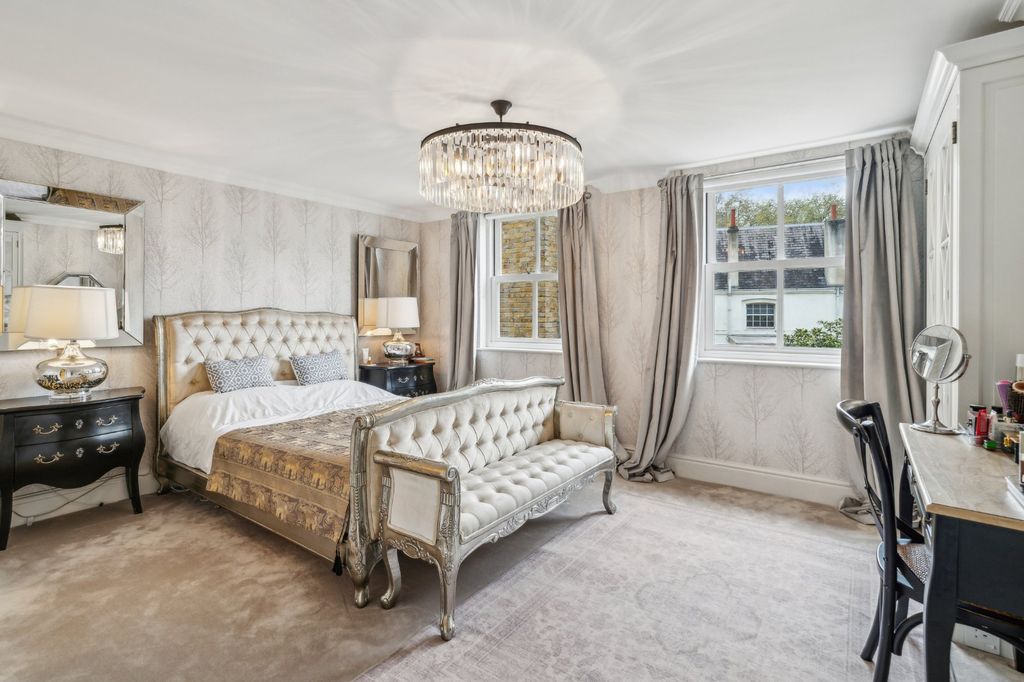 Property photo 3 of 24