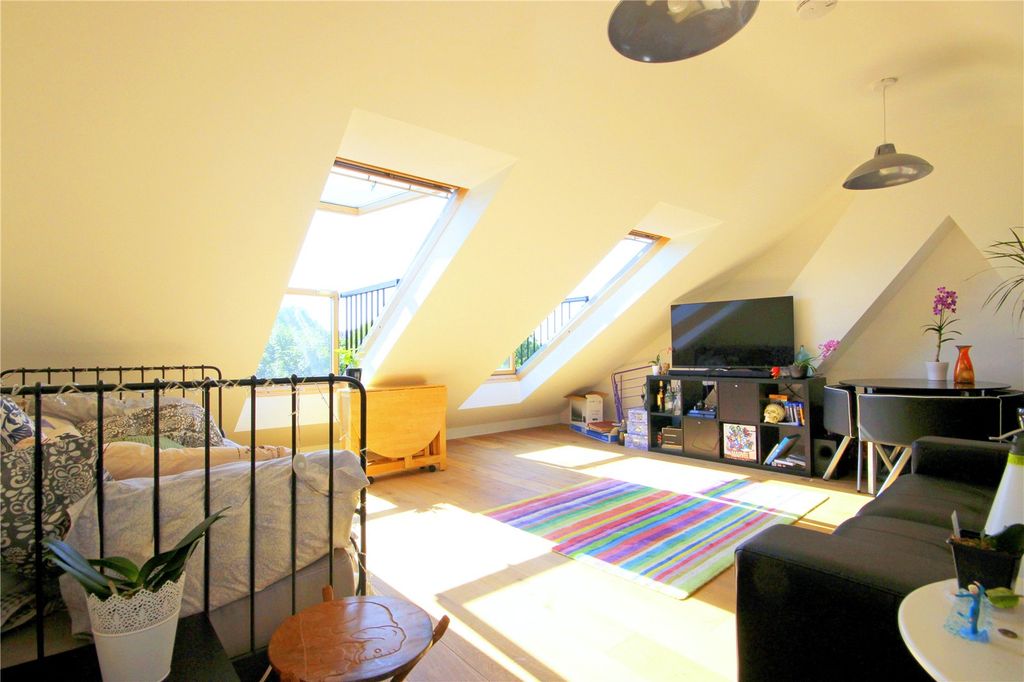 Property photo 3 of 14 Picture No. 37