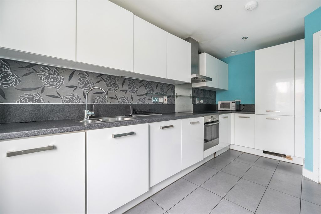 Property photo 2 of 13 Kitchen