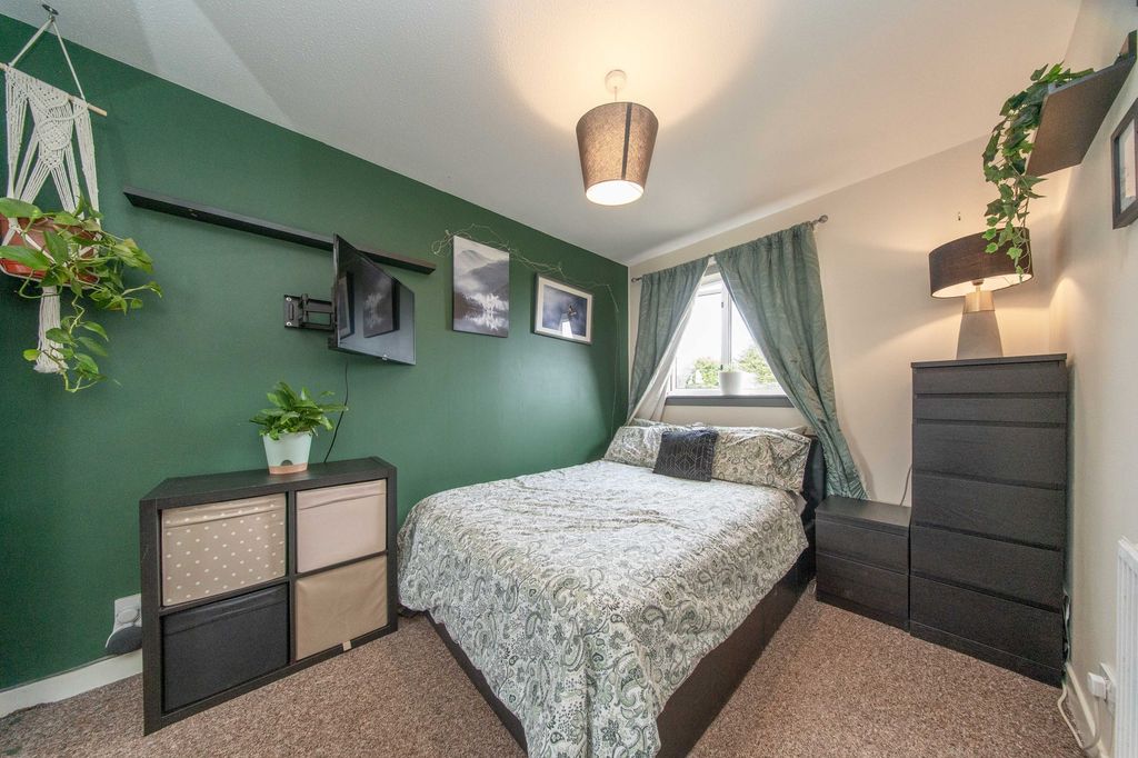 Property photo 3 of 14 Bedroom