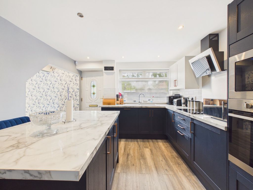 Property photo 3 of 16 5046987