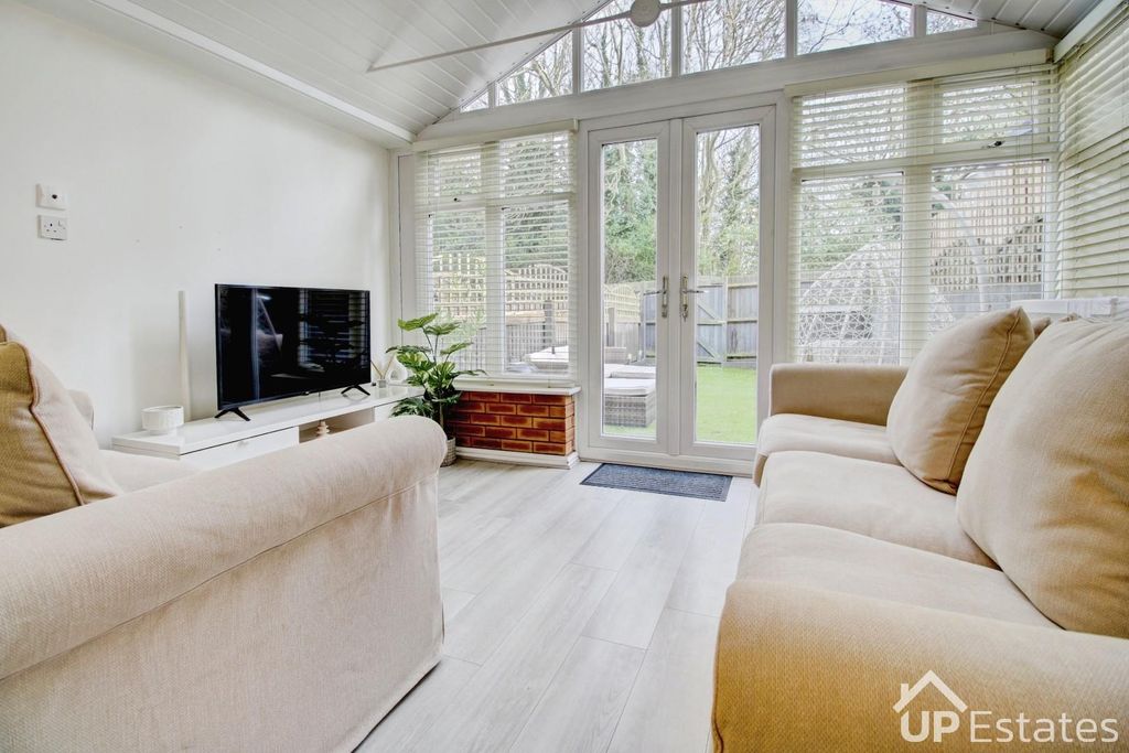 Property photo 2 of 22