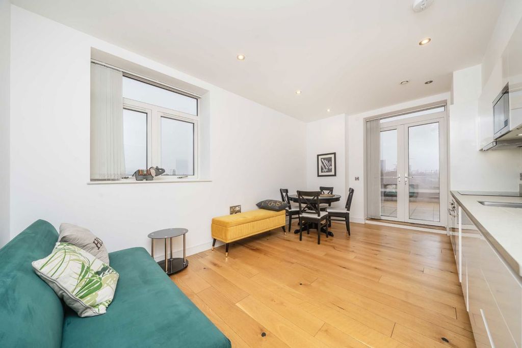 Property photo 2 of 5