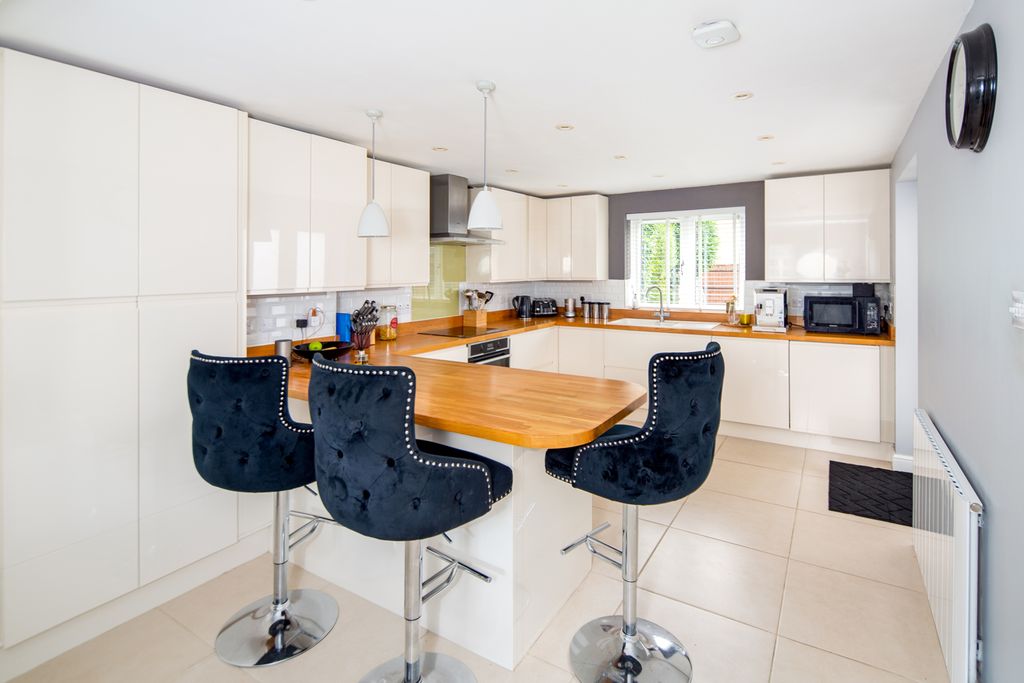 Additional image 5 of 4 bed detached house for saleReedmace Road, Bicester OX26