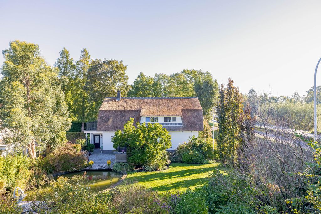 Property photo 2 of 66