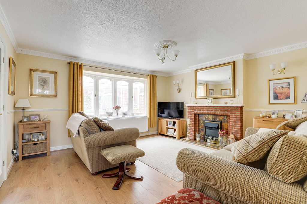 Property photo 2 of 31