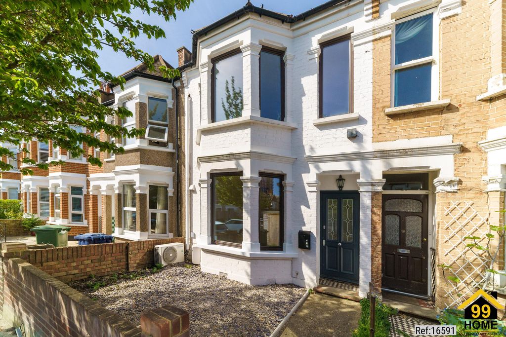 Property photo 1 of 10 Photo 0