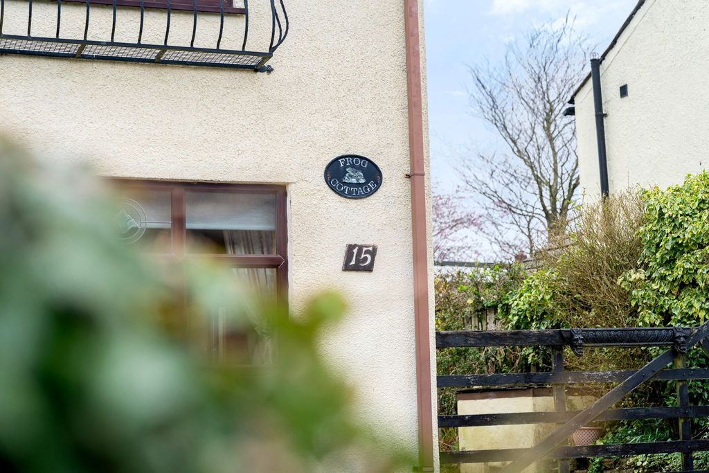 Property photo 2 of 28 Photograph 2