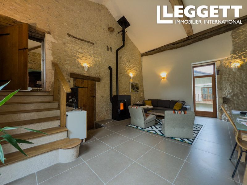 Property photo 2 of 10