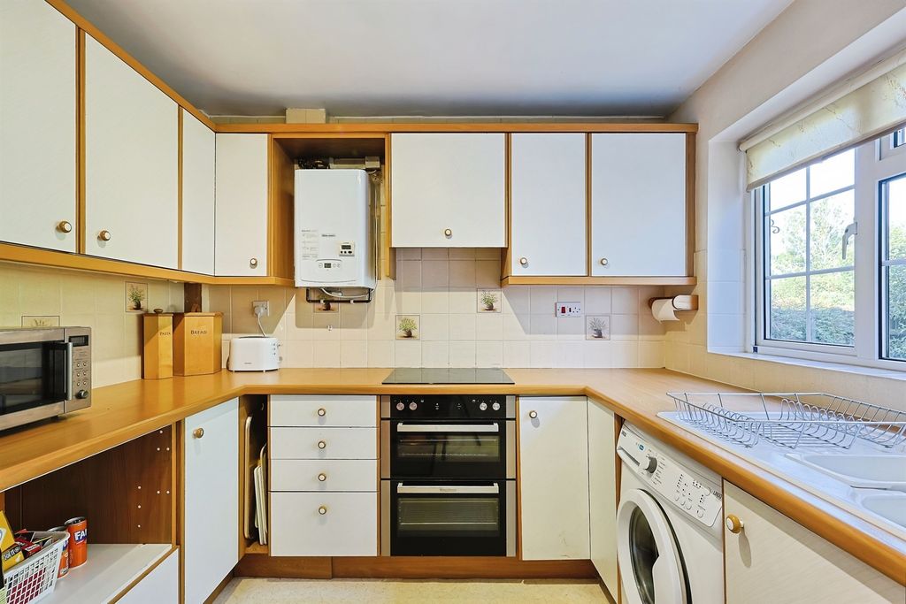 Property photo 3 of 16