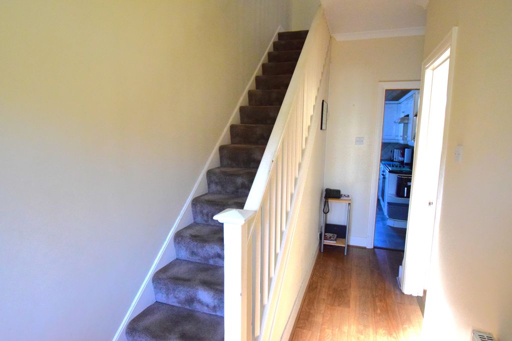 Property photo 2 of 16 Hallway