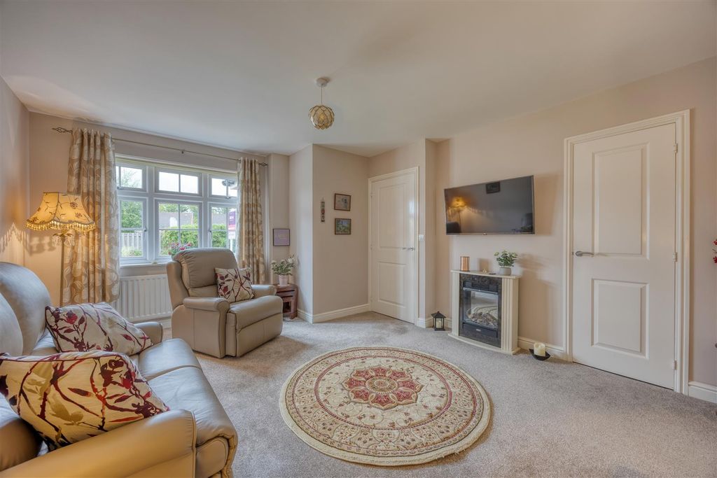 Property photo 3 of 22 24_Saltmarsh_Drive_Woodilee_Village_009.Jpeg