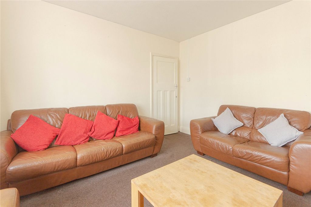 Property photo 2 of 29 Picture No. 44