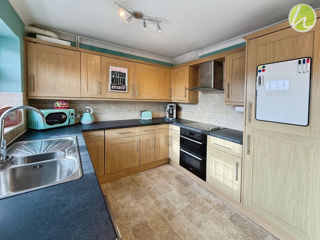 Property photo 3 of 25