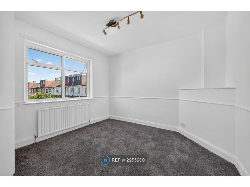 Property photo 2 of 27