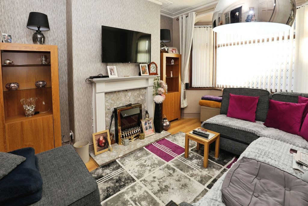 Property photo 2 of 15