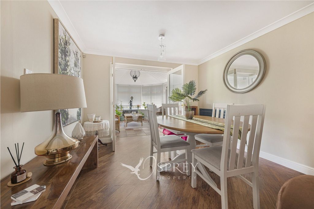 Property photo 3 of 19 Dining Room
