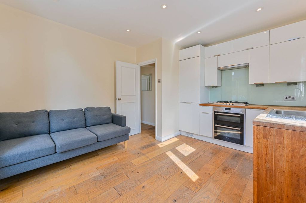 Property photo 3 of 8