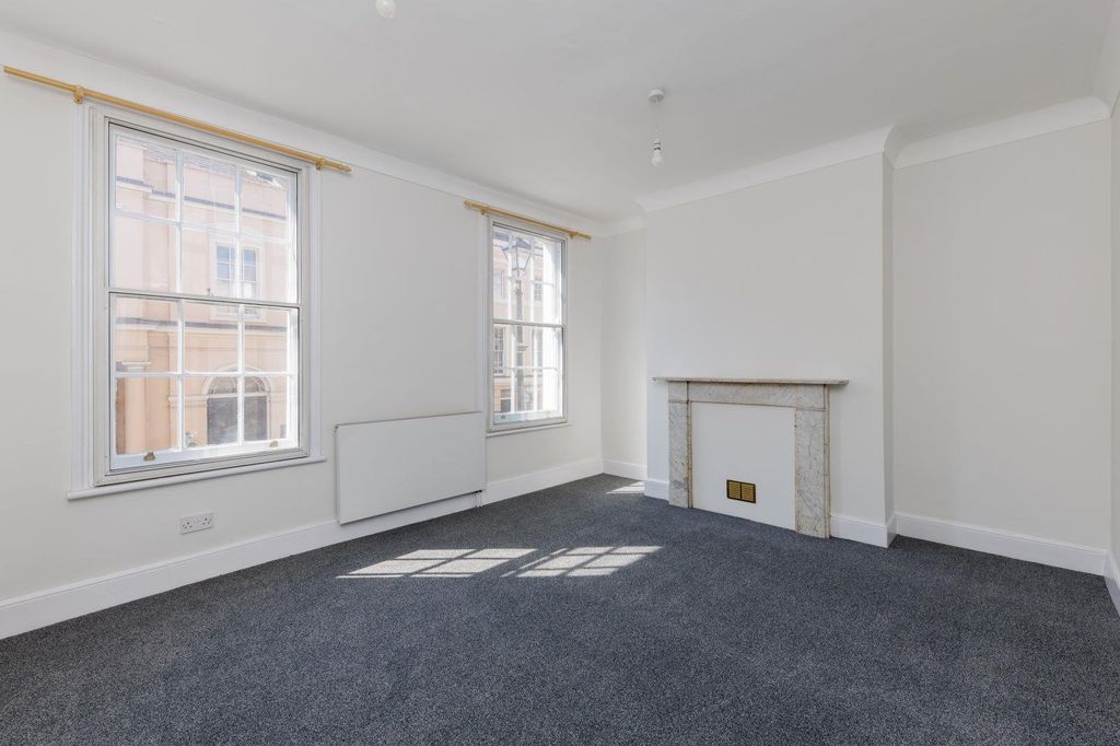 Property photo 2 of 15 Image