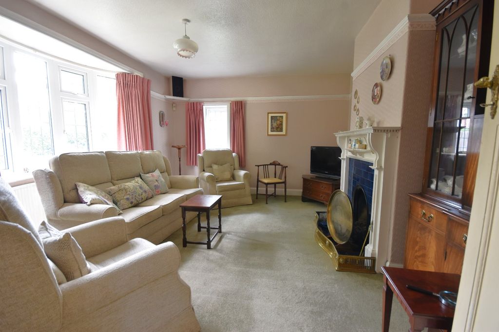 Property photo 2 of 16 Picture No. 11