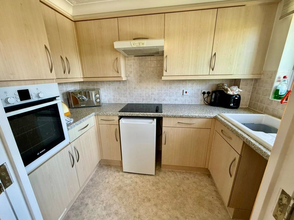 Property photo 2 of 9
