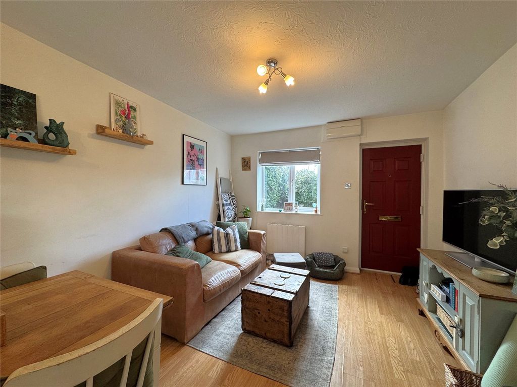 Property photo 2 of 8 Picture No. 28