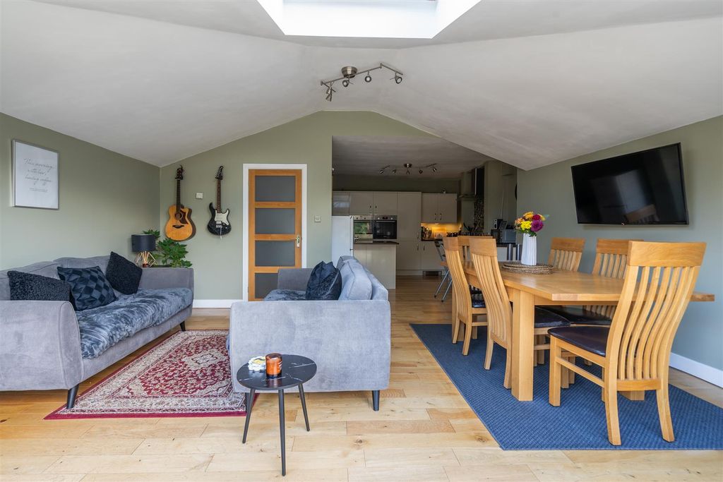 Property photo 2 of 15 171 Ulverley Green Road, Olton, B92 8Aa Dms3013_10