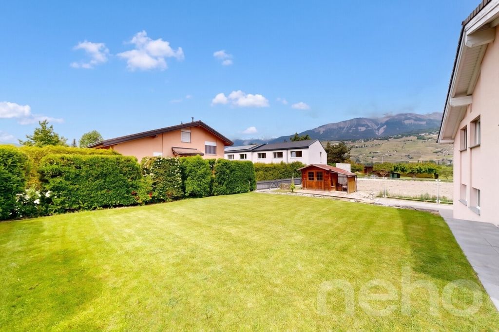 Property photo 1 of 12