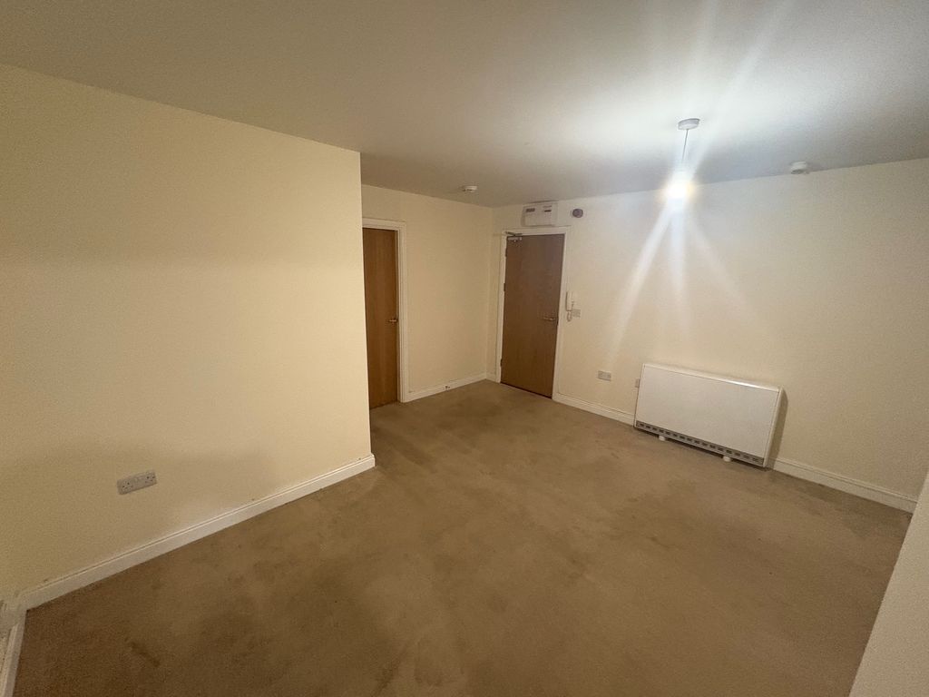 Property photo 3 of 9 Balcony