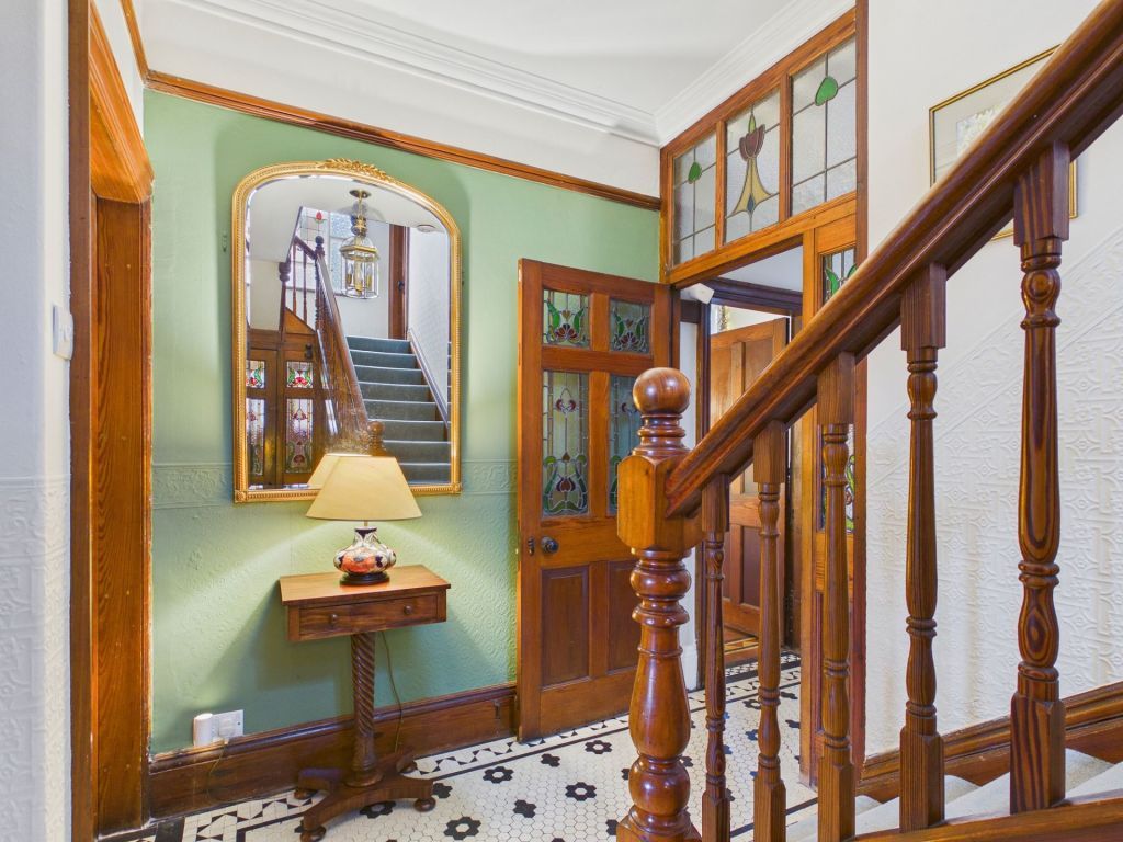 Property photo 2 of 30