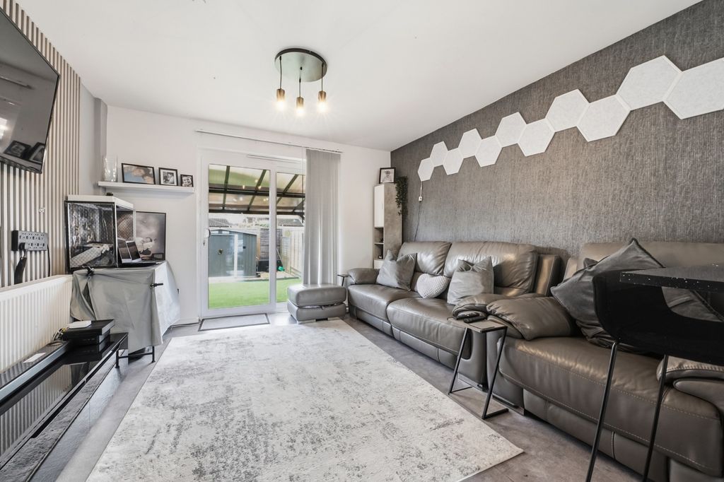 Property photo 3 of 14 5154402